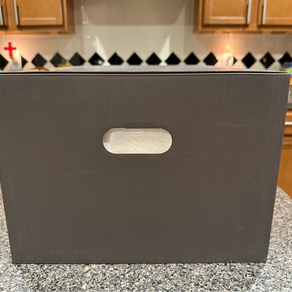 Kendra Scott
Large Antique Brass Jewelry Box In White Lacquer - Picture 12 of 12